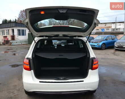 Білий Мерседес Б-клас, об'ємом двигуна 0 л та пробігом 104 тис. км за 10799 $, фото 22 на Automoto.ua