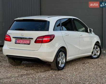 Белый Мерседес Б-класс, объемом двигателя 0 л и пробегом 82 тыс. км за 9800 $, фото 24 на Automoto.ua