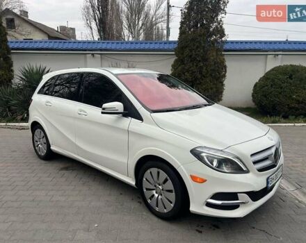 Белый Мерседес Б-класс, объемом двигателя 0 л и пробегом 65 тыс. км за 13500 $, фото 2 на Automoto.ua