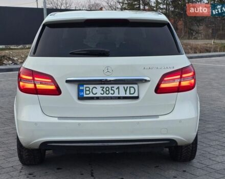 Білий Мерседес Б-клас, об'ємом двигуна 0 л та пробігом 115 тис. км за 9899 $, фото 3 на Automoto.ua