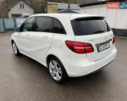 Белый Мерседес Б-класс, объемом двигателя 0 л и пробегом 104 тыс. км за 11300 $, фото 5 на Automoto.ua