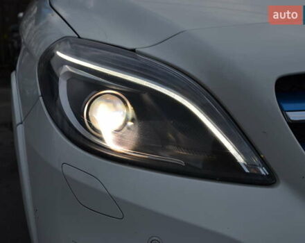 Білий Мерседес Б-клас, об'ємом двигуна 0 л та пробігом 104 тис. км за 10799 $, фото 46 на Automoto.ua