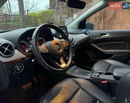 Белый Мерседес Б-класс, объемом двигателя 0 л и пробегом 120 тыс. км за 9440 $, фото 11 на Automoto.ua