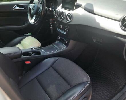 Белый Мерседес Б-класс, объемом двигателя 0 л и пробегом 123 тыс. км за 10900 $, фото 16 на Automoto.ua