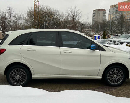 Белый Мерседес Б-класс, объемом двигателя 0 л и пробегом 146 тыс. км за 11700 $, фото 7 на Automoto.ua