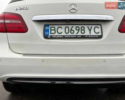 Белый Мерседес Б-класс, объемом двигателя 0 л и пробегом 104 тыс. км за 11300 $, фото 9 на Automoto.ua
