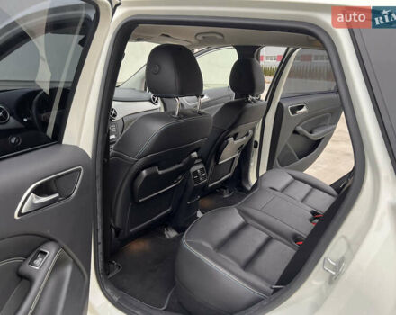 Білий Мерседес Б-клас, об'ємом двигуна 0 л та пробігом 54 тис. км за 11800 $, фото 11 на Automoto.ua