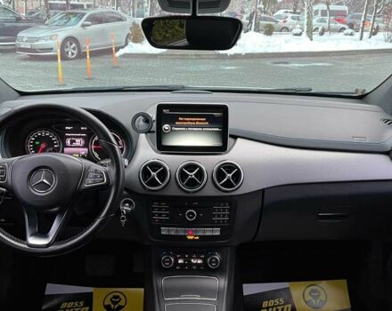 Белый Мерседес Б-класс, объемом двигателя 0 л и пробегом 146 тыс. км за 11700 $, фото 12 на Automoto.ua