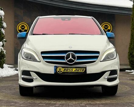 Белый Мерседес Б-класс, объемом двигателя 0 л и пробегом 146 тыс. км за 11700 $, фото 1 на Automoto.ua