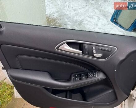 Белый Мерседес Б-класс, объемом двигателя 0 л и пробегом 104 тыс. км за 11300 $, фото 29 на Automoto.ua