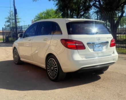 Белый Мерседес Б-класс, объемом двигателя 0 л и пробегом 75 тыс. км за 9900 $, фото 4 на Automoto.ua