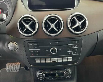 Белый Мерседес Б-класс, объемом двигателя 0 л и пробегом 73 тыс. км за 16900 $, фото 22 на Automoto.ua