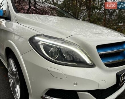 Белый Мерседес Б-класс, объемом двигателя 0 л и пробегом 120 тыс. км за 9440 $, фото 3 на Automoto.ua