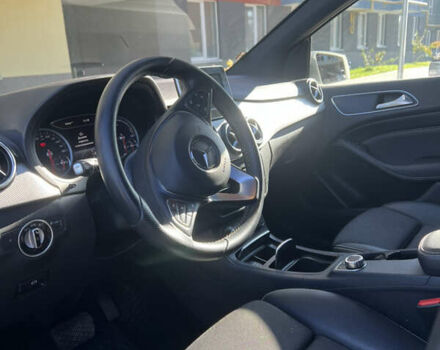 Белый Мерседес Б-класс, объемом двигателя 0 л и пробегом 70 тыс. км за 11500 $, фото 6 на Automoto.ua