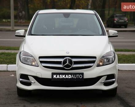 Белый Мерседес Б-класс, объемом двигателя 0 л и пробегом 158 тыс. км за 9500 $, фото 1 на Automoto.ua