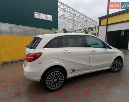 Білий Мерседес Б-клас, об'ємом двигуна 0 л та пробігом 134 тис. км за 10300 $, фото 6 на Automoto.ua