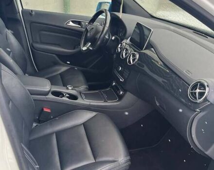 Белый Мерседес Б-класс, объемом двигателя 0 л и пробегом 104 тыс. км за 11300 $, фото 18 на Automoto.ua