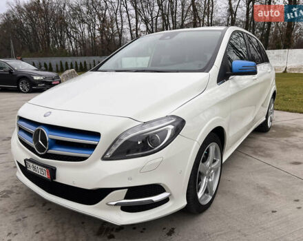 Білий Мерседес Б-клас, об'ємом двигуна 0 л та пробігом 54 тис. км за 11800 $, фото 2 на Automoto.ua