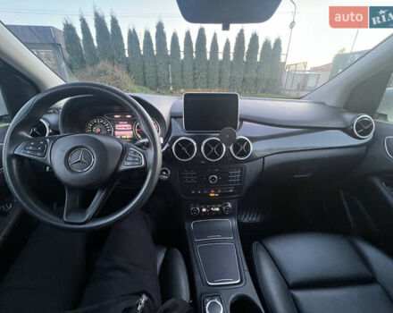 Белый Мерседес Б-класс, объемом двигателя 0 л и пробегом 108 тыс. км за 11500 $, фото 7 на Automoto.ua