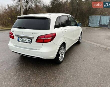 Белый Мерседес Б-класс, объемом двигателя 0 л и пробегом 104 тыс. км за 11300 $, фото 2 на Automoto.ua