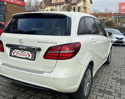 Белый Мерседес Б-класс, объемом двигателя 0 л и пробегом 72 тыс. км за 9400 $, фото 7 на Automoto.ua