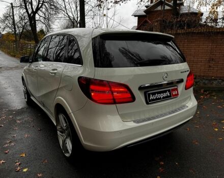 Белый Мерседес Б-класс, объемом двигателя 0 л и пробегом 120 тыс. км за 9440 $, фото 7 на Automoto.ua