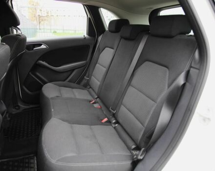 Белый Мерседес Б-класс, объемом двигателя 0 л и пробегом 158 тыс. км за 9500 $, фото 7 на Automoto.ua