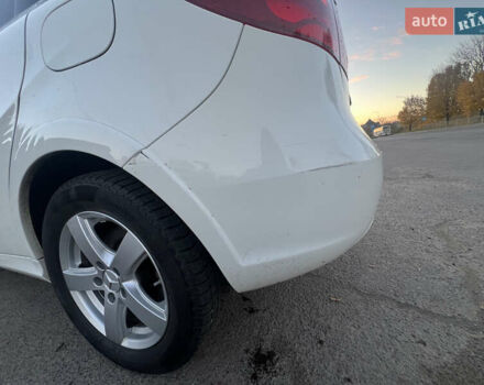 Белый Мерседес Б-класс, объемом двигателя 0 л и пробегом 108 тыс. км за 11500 $, фото 9 на Automoto.ua