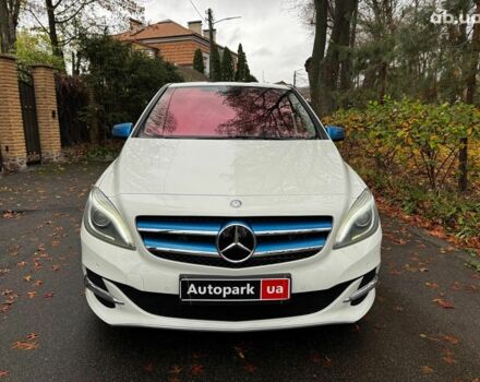 Белый Мерседес Б-класс, объемом двигателя 0 л и пробегом 120 тыс. км за 9440 $, фото 1 на Automoto.ua