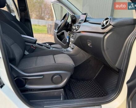 Белый Мерседес Б-класс, объемом двигателя 0 л и пробегом 82 тыс. км за 9800 $, фото 51 на Automoto.ua