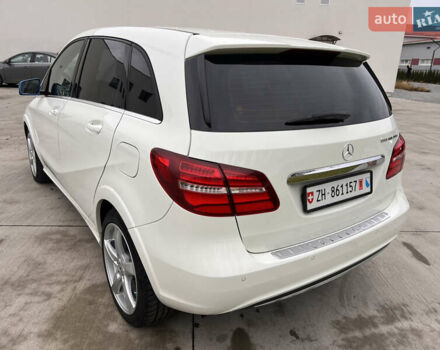 Білий Мерседес Б-клас, об'ємом двигуна 0 л та пробігом 54 тис. км за 11800 $, фото 3 на Automoto.ua