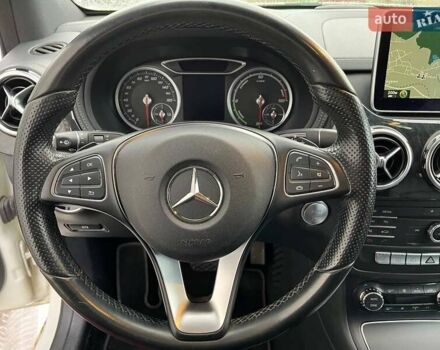 Белый Мерседес Б-класс, объемом двигателя 0 л и пробегом 104 тыс. км за 11300 $, фото 37 на Automoto.ua