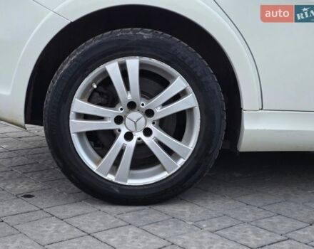 Білий Мерседес Б-клас, об'ємом двигуна 0 л та пробігом 115 тис. км за 9899 $, фото 8 на Automoto.ua