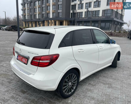 Белый Мерседес Б-класс, объемом двигателя 0 л и пробегом 103 тыс. км за 9500 $, фото 3 на Automoto.ua