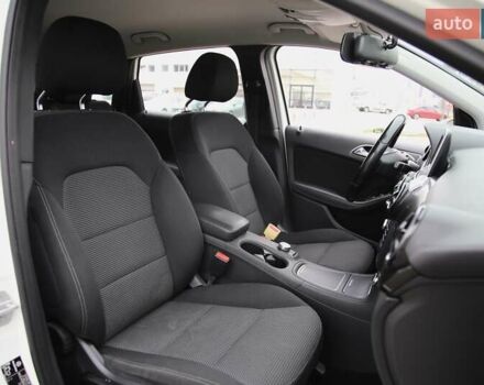 Белый Мерседес Б-класс, объемом двигателя 0 л и пробегом 158 тыс. км за 9500 $, фото 9 на Automoto.ua