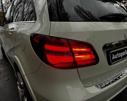 Белый Мерседес Б-класс, объемом двигателя 0 л и пробегом 120 тыс. км за 9440 $, фото 8 на Automoto.ua