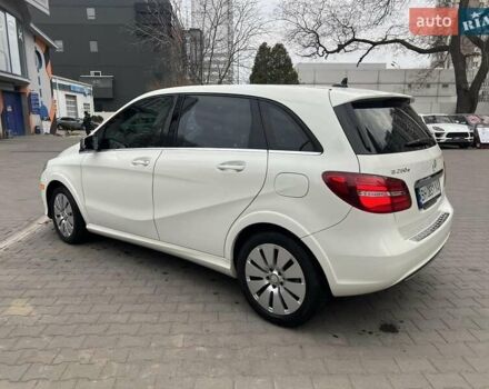 Белый Мерседес Б-класс, объемом двигателя 0 л и пробегом 65 тыс. км за 13500 $, фото 8 на Automoto.ua