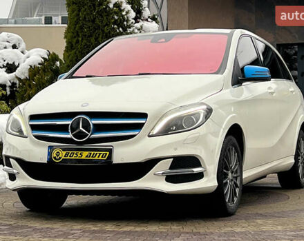 Белый Мерседес Б-класс, объемом двигателя 0 л и пробегом 146 тыс. км за 11700 $, фото 2 на Automoto.ua