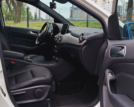 Белый Мерседес Б-класс, объемом двигателя 0 л и пробегом 93 тыс. км за 9499 $, фото 19 на Automoto.ua