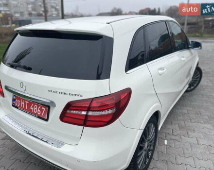 Белый Мерседес Б-класс, объемом двигателя 0 л и пробегом 103 тыс. км за 9500 $, фото 5 на Automoto.ua