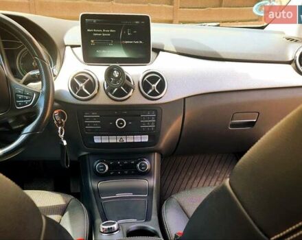 Белый Мерседес Б-класс, объемом двигателя 0 л и пробегом 123 тыс. км за 10900 $, фото 10 на Automoto.ua