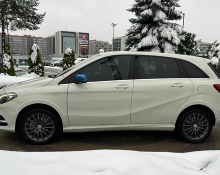 Белый Мерседес Б-класс, объемом двигателя 0 л и пробегом 146 тыс. км за 11700 $, фото 3 на Automoto.ua