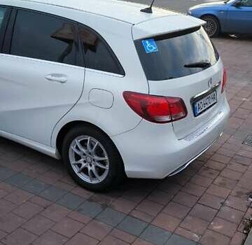 Белый Мерседес Б-класс, объемом двигателя 1.5 л и пробегом 323 тыс. км за 10300 $, фото 5 на Automoto.ua