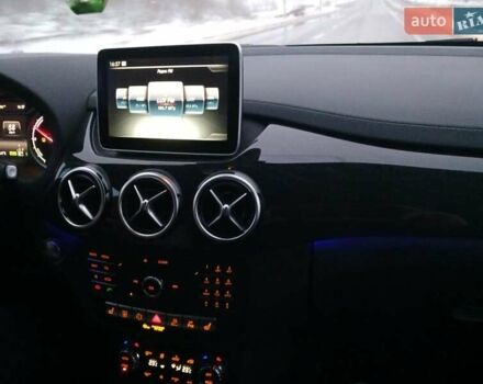 Белый Мерседес Б-класс, объемом двигателя 0 л и пробегом 104 тыс. км за 11300 $, фото 44 на Automoto.ua