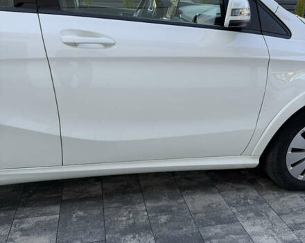 Белый Мерседес Б-класс, объемом двигателя 0 л и пробегом 134 тыс. км за 8700 $, фото 9 на Automoto.ua