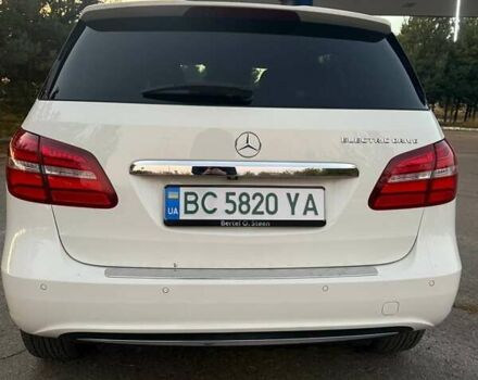 Білий Мерседес Б-клас, об'ємом двигуна 0 л та пробігом 146 тис. км за 11300 $, фото 5 на Automoto.ua