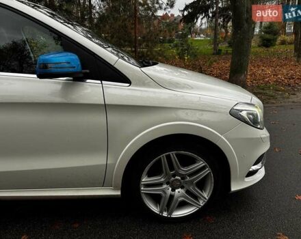 Белый Мерседес Б-класс, объемом двигателя 0 л и пробегом 120 тыс. км за 9440 $, фото 4 на Automoto.ua