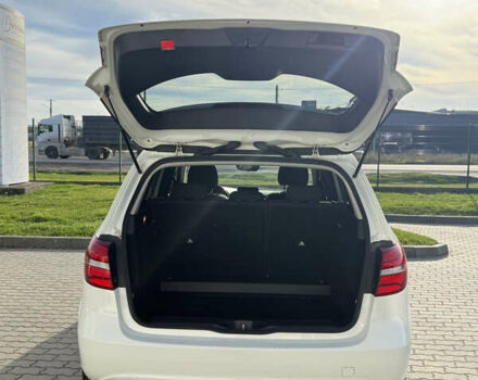 Белый Мерседес Б-класс, объемом двигателя 0 л и пробегом 87 тыс. км за 9000 $, фото 6 на Automoto.ua