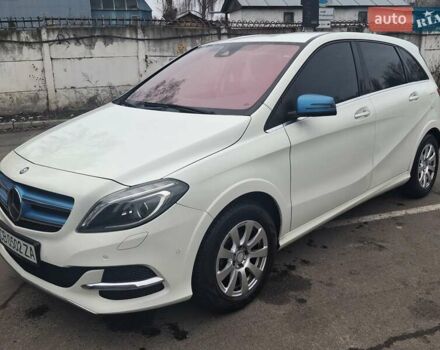 Белый Мерседес Б-класс, объемом двигателя 0 л и пробегом 87 тыс. км за 11500 $, фото 3 на Automoto.ua