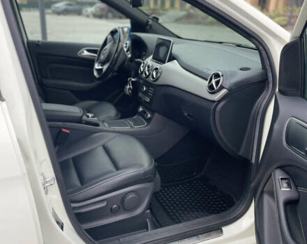 Белый Мерседес Б-класс, объемом двигателя 0 л и пробегом 103 тыс. км за 9500 $, фото 28 на Automoto.ua